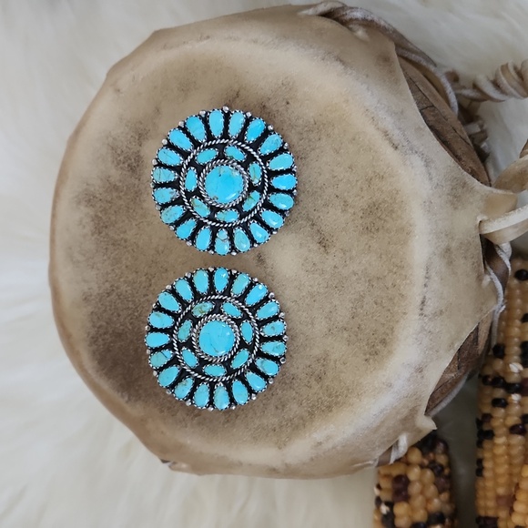 Stunning Vintage Native American Navajo Turquoise Flower Cluster Earrings 🩵🎁 - Picture 10 of 15